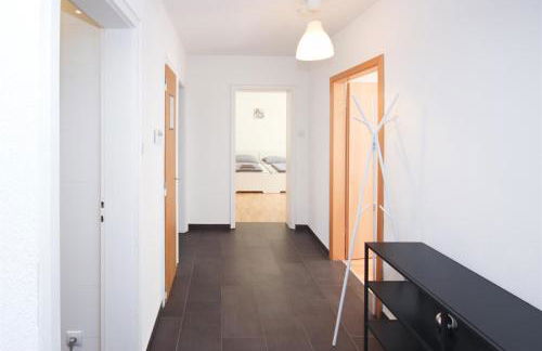 ALFA Apartment Stuttgart Mitte 2 Zimmer City-Lage Berliner Platz Balkon Netflix Küche WM l 2BR 5 Beds 6 People l Fully equipped Kitchen & Bathroom - Foto 29