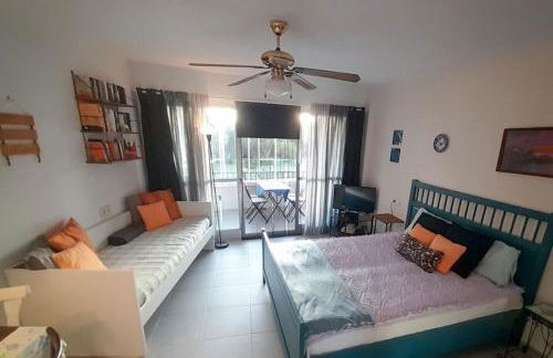 Apartment with pool near the beach - Photo 2