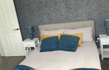 Brand New Big House with garden and free parking - Foto 12