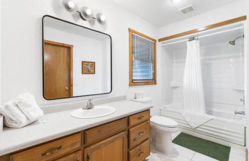 Secluded-Pvt Hot Tub-Free Daily Tickets-Walk to Table Rock Lake - Foto 21