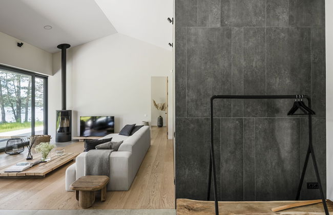 The Lake. Unique Waterfront Villa - Photo 10