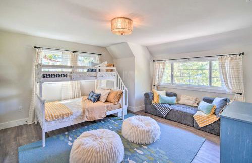 Chic Lake House with Furnished Deck and Hot Tub! - Foto 18