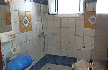 Giannis Gerakios apartments by climbing house - Photo 19