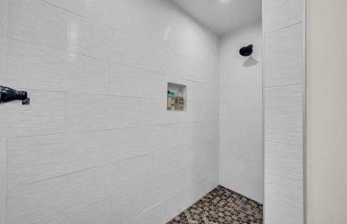 Lakefront Retreat for 6 with Stunning Views Sauna - Foto 17