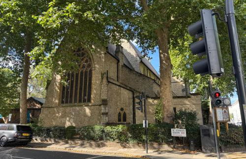 Elegant One Bedroom Apartment in Central London - Photo 10
