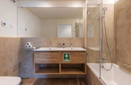 Gorgeous Apartment with City View by LovelyStay - Foto 35