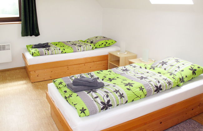 3 bedroom House in Stárkov with swimming pool and garden - Photo 6