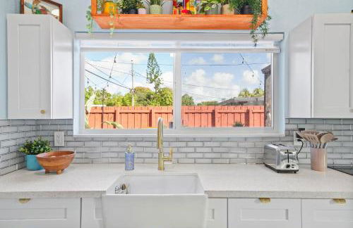 Private Retreat with Yard Near Hard Rock Stadium - Photo 3