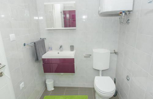 Villa Barbara-Kastela with heated pool - Foto 35