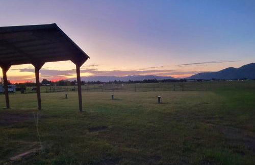 Charming Chalet Close to GNP, Downtown & Game Room! - Foto 17