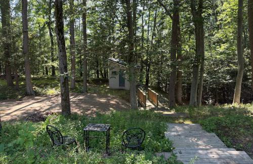 Large home with hot tub in serene wooded setting - Foto 68