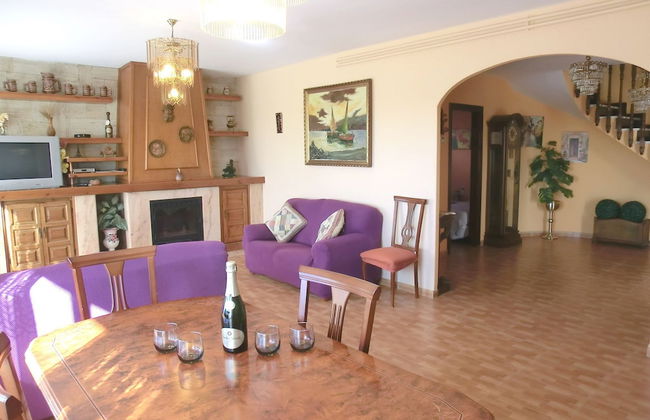 Beautiful Villa in Blanes With Private Swimming Pool - Photo 22