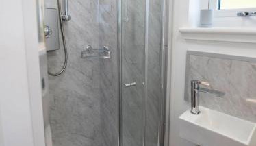 Hut on the Hill - Foto 5, Shower