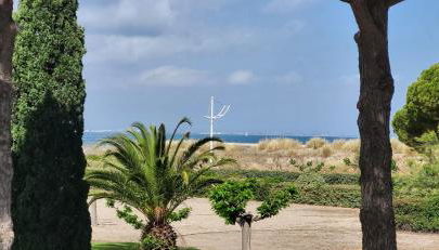 Une Escale en bord de Plage avec piscine et jardin - Photo 5