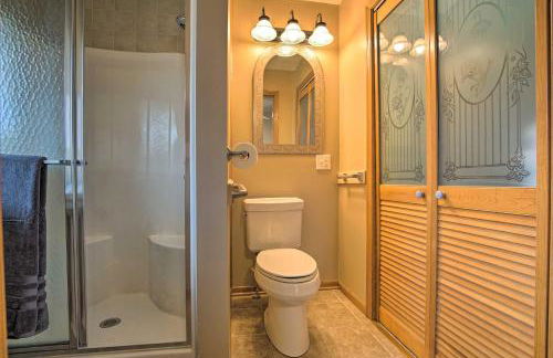 Vivid Cedar Ridge Cabin about 23 Miles to Wichita! - Foto 15