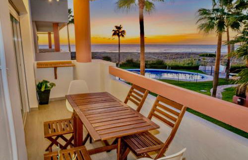 Apartasuites Royal Zahara, Máximo confort con vistas al mar - Photo 26