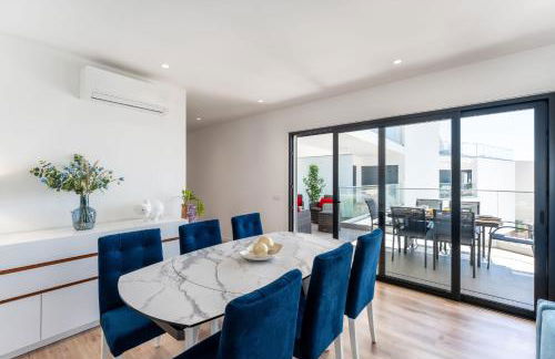 Stunning 3 BDR Flat W/ Rooftop Pool by LovelyStay - Foto 18