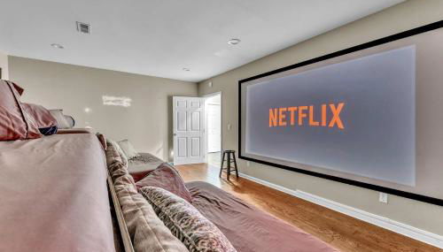 The Retreat at Wildwood - Hot Tub Theater & Deck - Foto 5