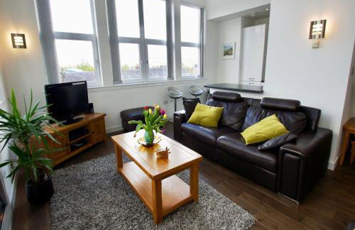 Penthouse Apartment - Photo 2