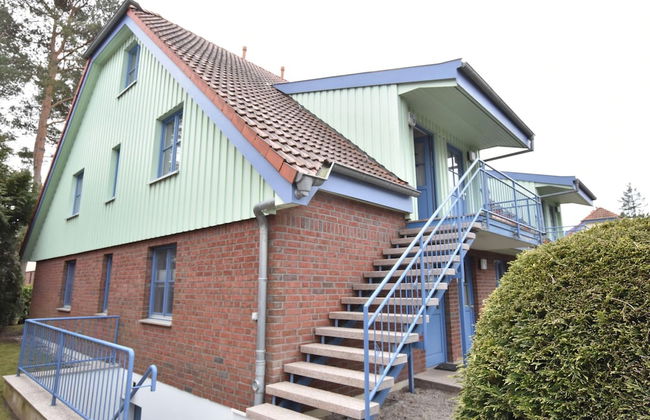 Stylish Family Stay by Beach - Photo 16