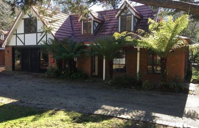 Tudor House - Large Family Home - Foto 1