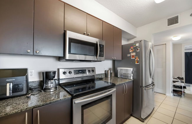 Luxurious 3BR Condo with Pool in Brickell - Foto 118