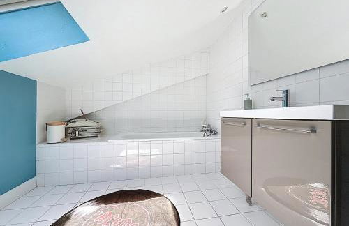 Superbe LOFT centre-ville - Sauna - parking privé -Clim- 1 à 10personnes - Foto 52