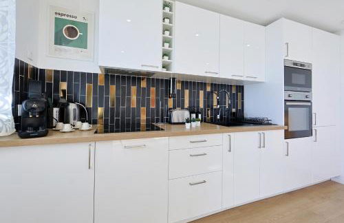 Vue mer sublime, terrasse ensoleillée et parking - Photo 23