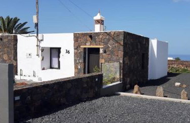 Apartamento con terraza y jardín - Foto 9
