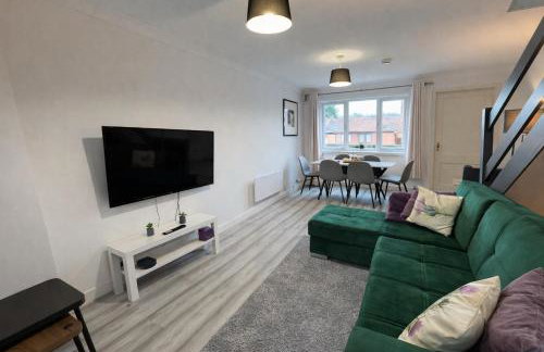 2 Bed 1 Bath in Milton Keynes - Sleeps 4 - Parking - Foto 3
