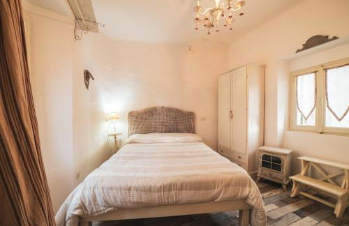 Lake House - Photo 9