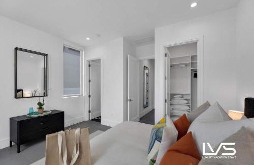 Carlotta- New Construction Luxury Waterfront Villa - Foto 60