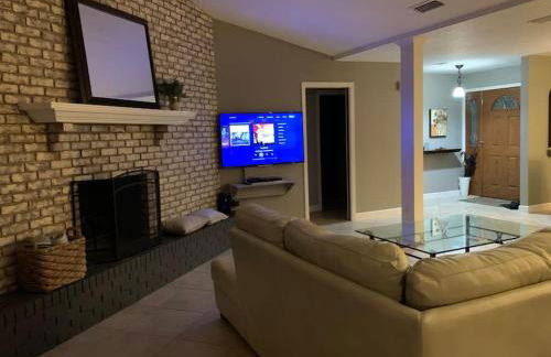 Lakefront Home Where You Can Retreat and Relax - Foto 9