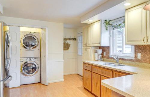 Mtn-View Escape with Large Yard in Duncansville! - Foto 11