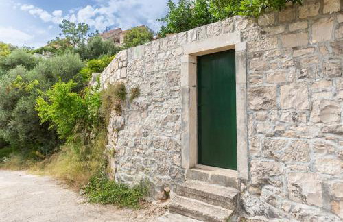 Saporito rental home - Photo 6