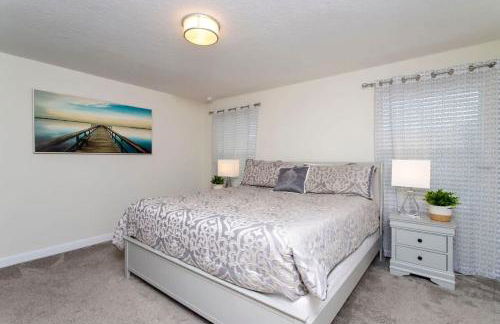 Luxurious Décor 4 Bd w/ Pool Close to Disney 4820 - Photo 58