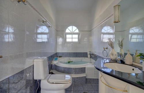 Chrysanthi Luxury Villa In Salakos, with Pool & Jacuzzi, Near Beach - Foto 20