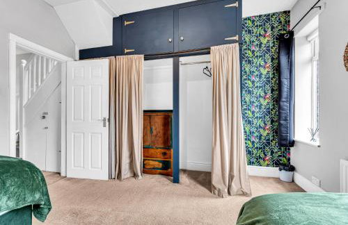 Spacious Stoke Townhouse 3BR Near Hospital & M6 with Parking - Foto 18