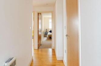 Amazing River view 2 bedroom apartment, sleeps 6, balcony and parking - Foto 37