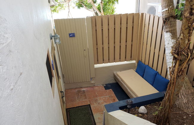 Little Indigo Apartments - Photo 2