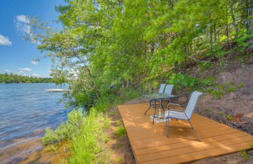 Lakefront Cabin with Dock, Fire Pits in Danbury! - Foto 35