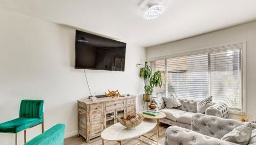 Los Angeles Townhome Off-Street Parking and Balcony - Foto 1