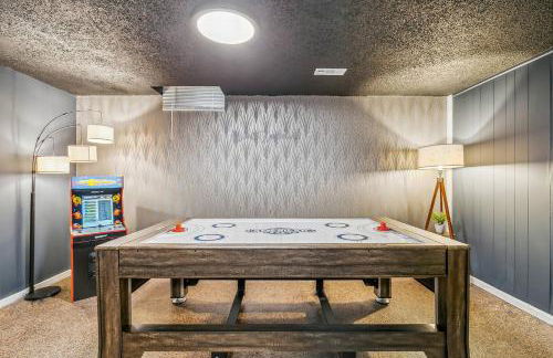 HotTub, Theater, Kings, & Firepit - NearWesley - Foto 38