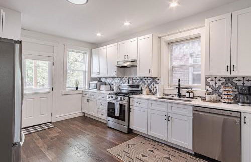 Ann Avenue 3BR St Louis Home with Games and Free Parking - Photo 9