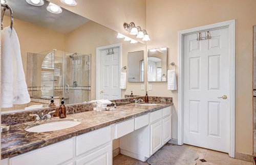 Luxury 6 BR Home Large Pool & Spa with Grassy Yard - Photo 73