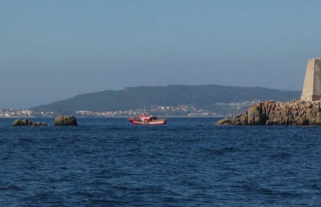 Paseo en barco por la ría de Corcubión - Foto 1