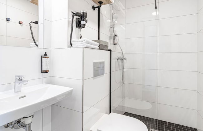 TopFloor Apartments - Photo 25