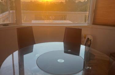 Big Bright Burlingame Hills Bay View Home - Foto 12