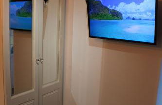 Self Contained, Double Bed Studio, private kitchen, private Bath, Walking distance to Harry Potter - Foto 55