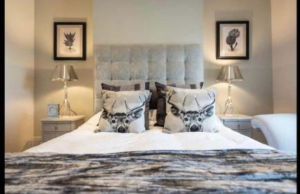 Stunning views, Hot tub, 5 mins to Chester - Photo 36